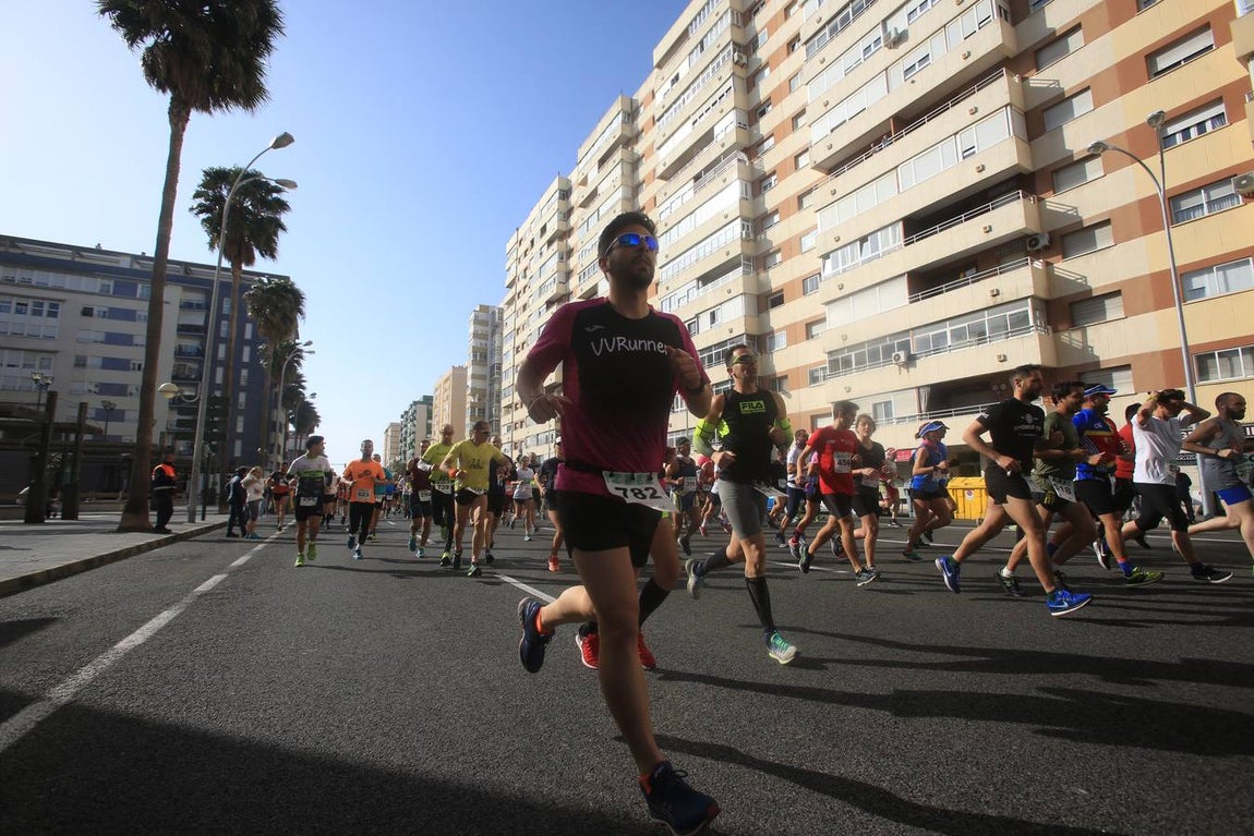 FOTOS: Búscate en la Media Maratón Bahía de Cádiz 2019
