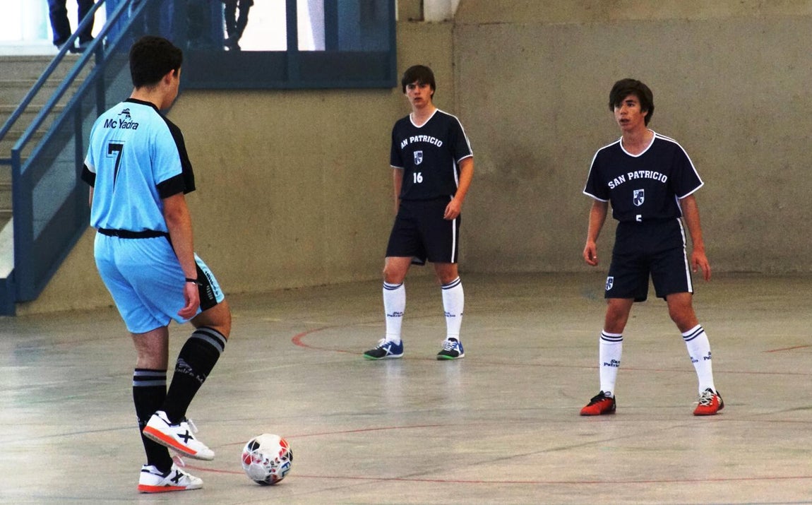 Las mejores imágenes del encuentro de fútsal entre el Fray Luis León A y el San Patricio Soto A. 