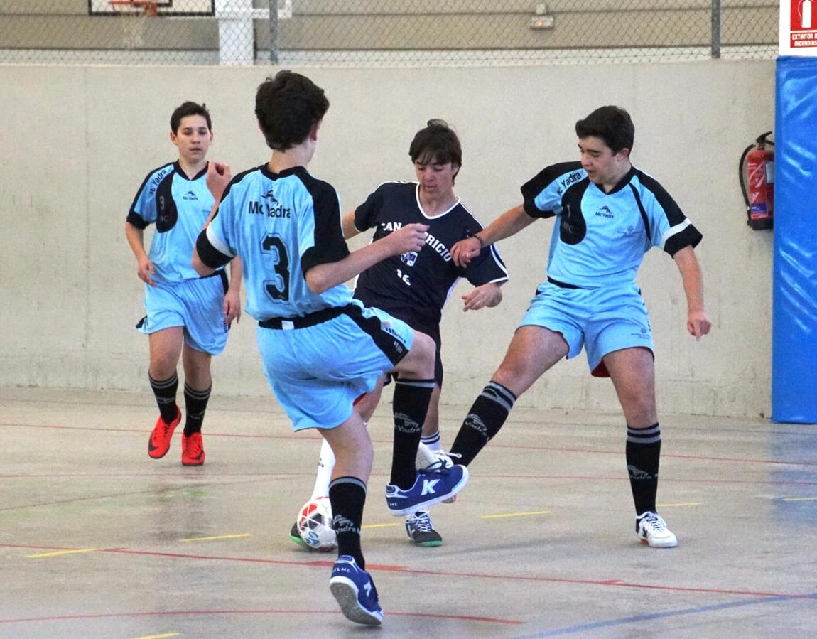 Las mejores imágenes del encuentro de fútsal entre el Fray Luis León A y el San Patricio Soto A. 