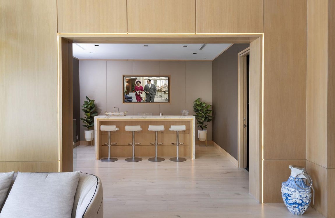 Minimalismo. De los interiores de la casa destaca su funcionalidad e inteligencia al organizar el espacio que siguen la tendencia de la línea recta y el "menos es más"