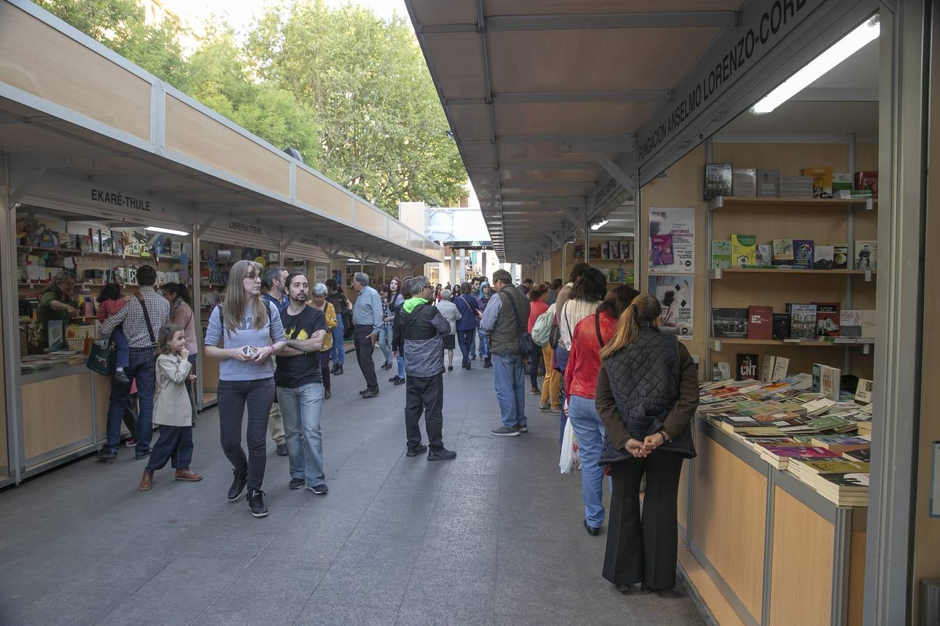 La primera jornada de la Feria del Libro de Córdoba, en imágenes