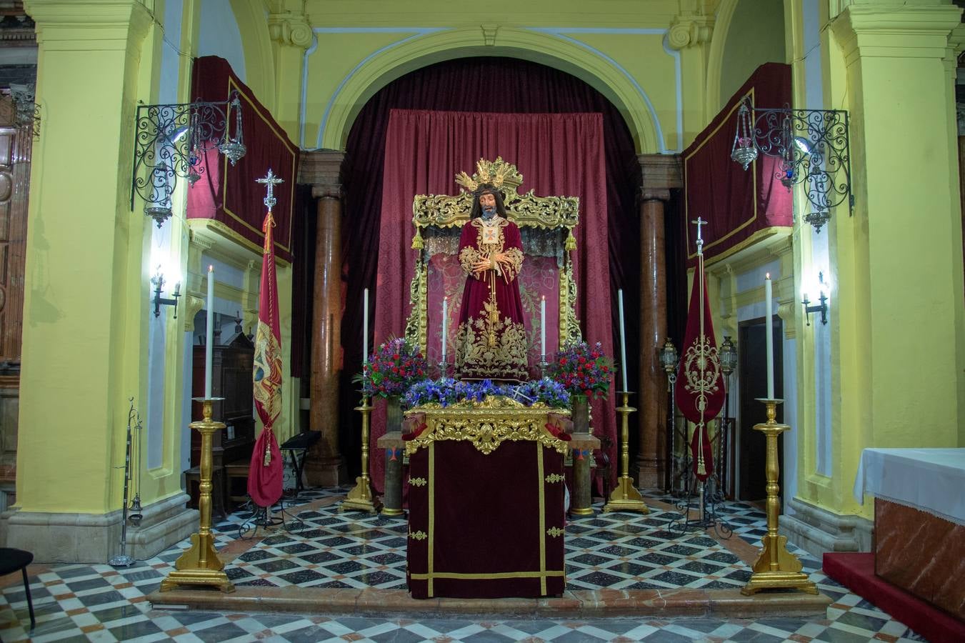 Galería del vía crucis del Cautivo de San Ildefonso