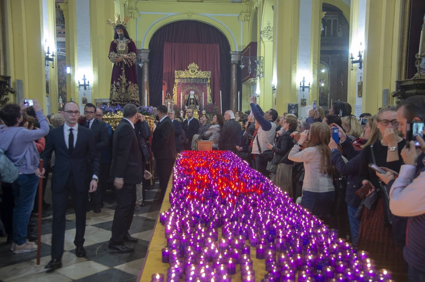 Galería del vía crucis del Cautivo de San Ildefonso