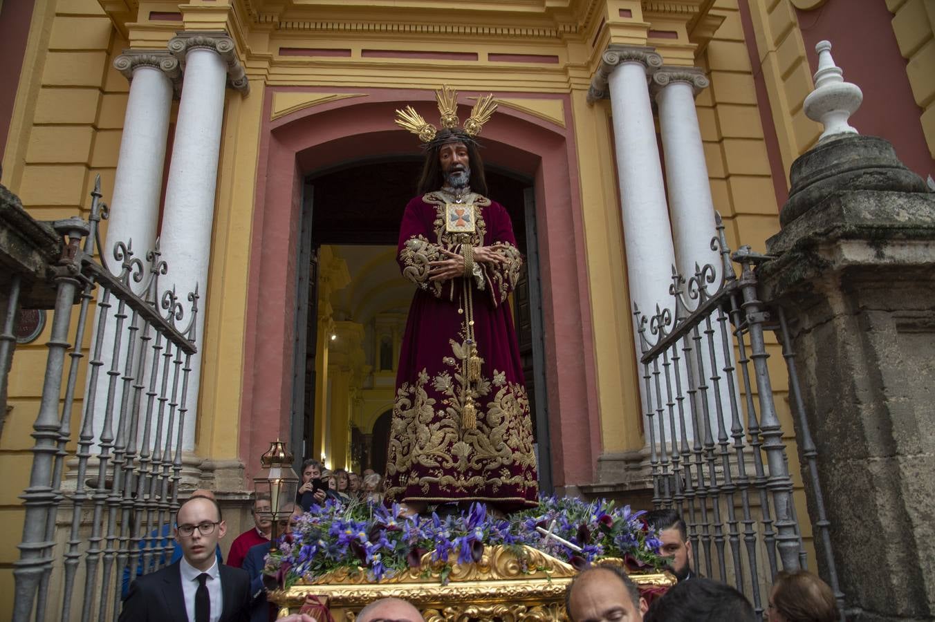 Galería del vía crucis del Cautivo de San Ildefonso