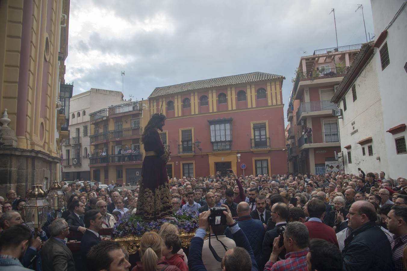 Galería del vía crucis del Cautivo de San Ildefonso