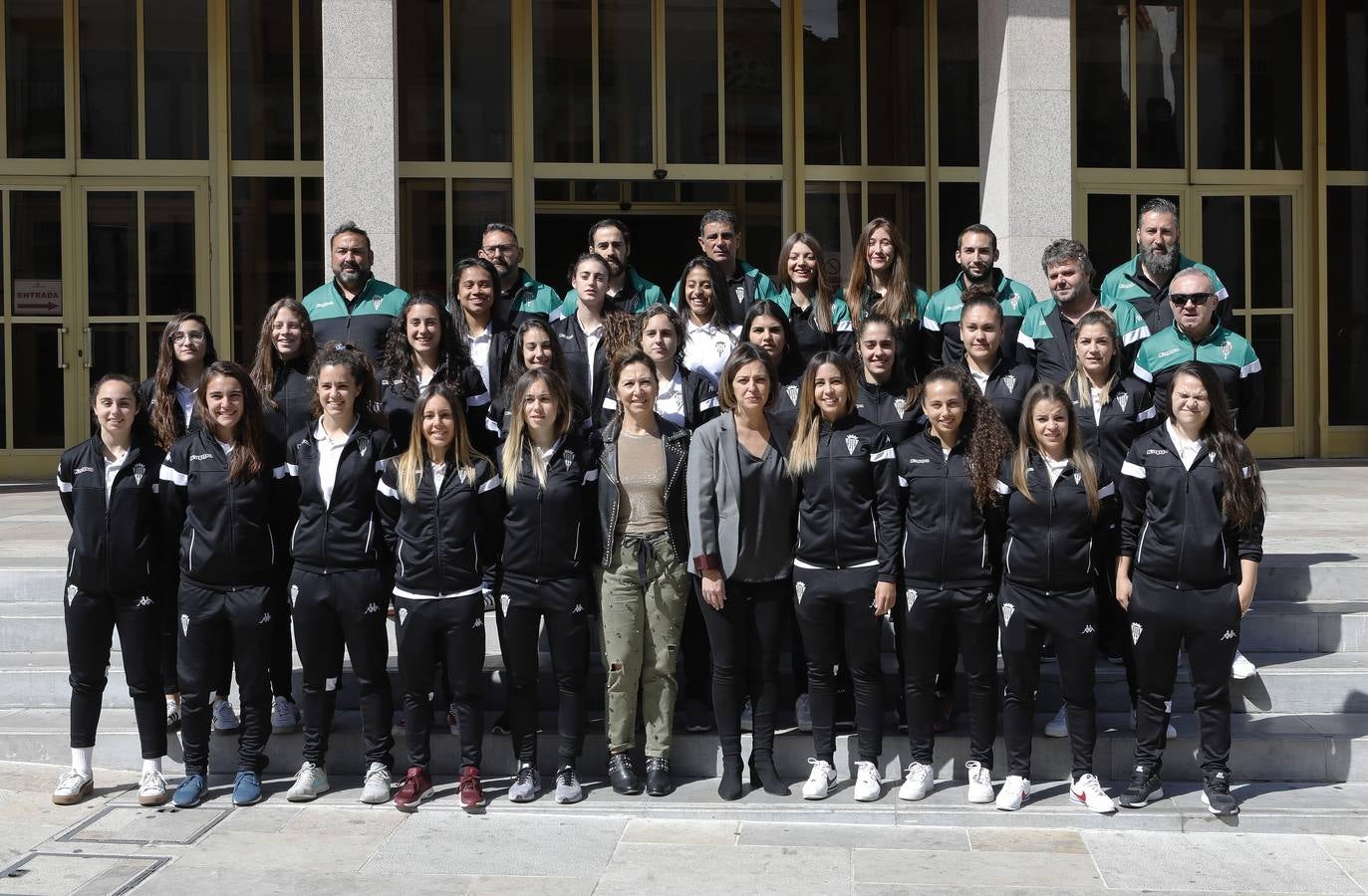 La recepción al Córdoba CF femenino, en imágenes