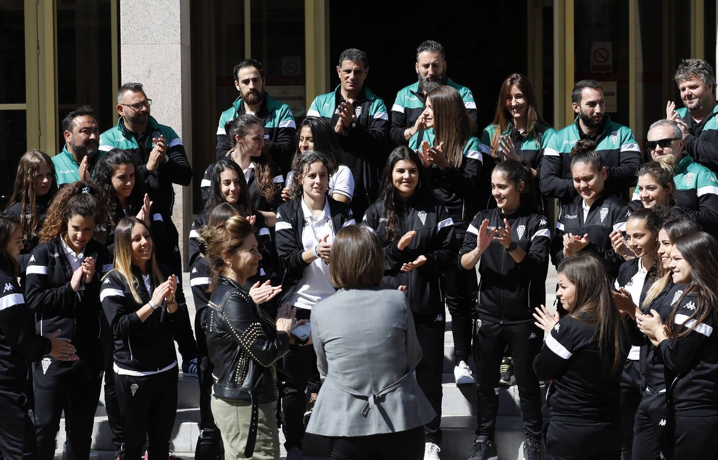 La recepción al Córdoba CF femenino, en imágenes