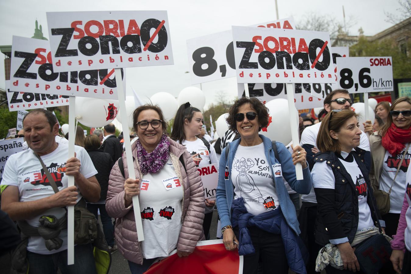 En imágenes: La manifestación contra la despoblación rural en España