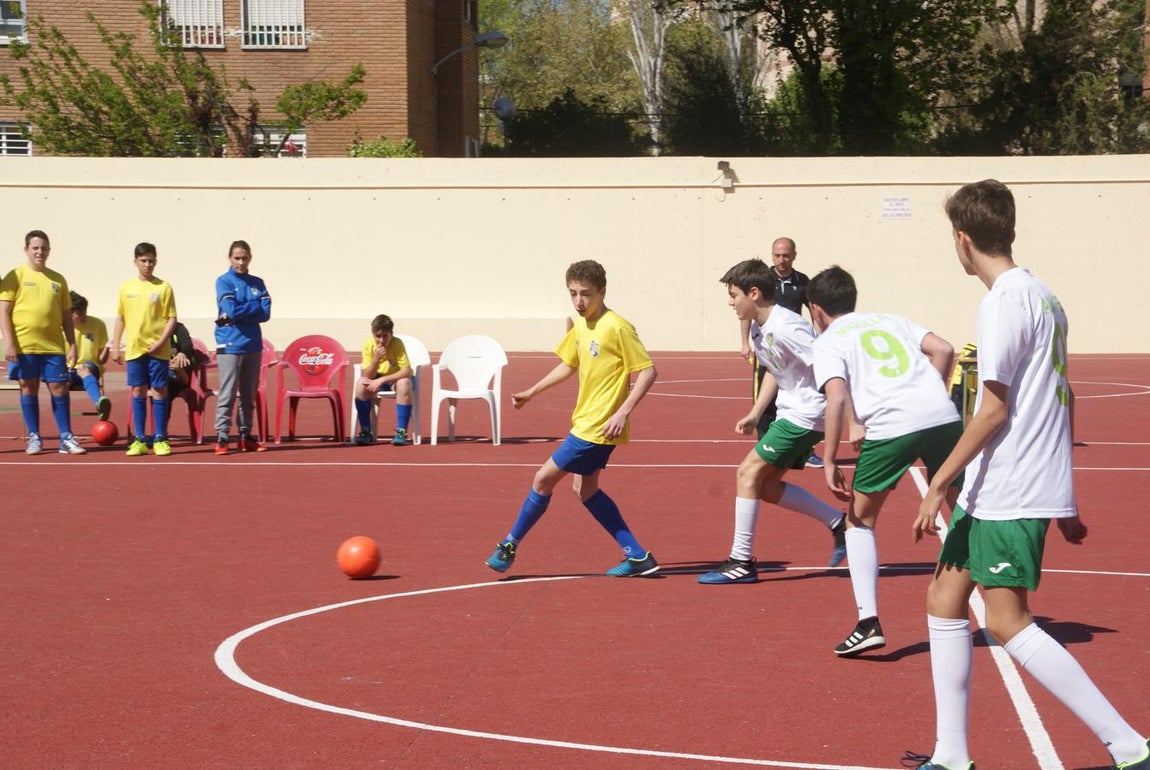 Las mejores imágenes del partido entre Institución La Salle y Jesús Maestro &quot;B&quot;