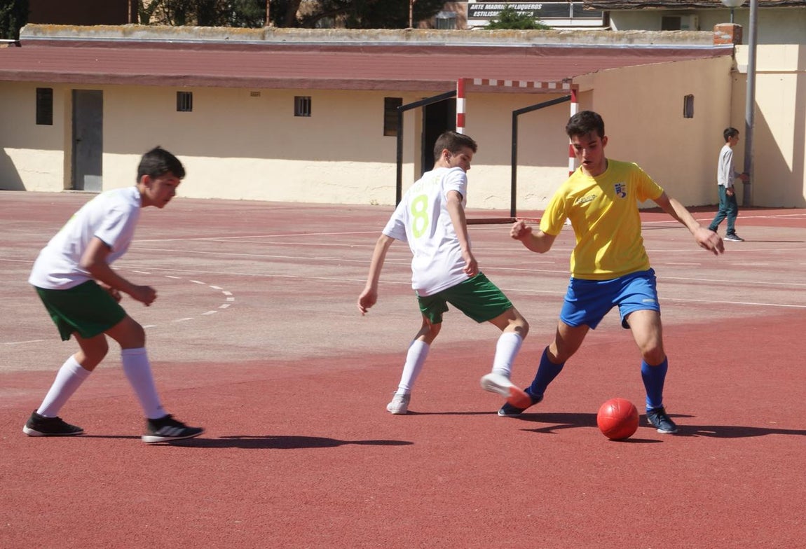 Las mejores imágenes del partido entre Institución La Salle y Jesús Maestro &quot;B&quot;