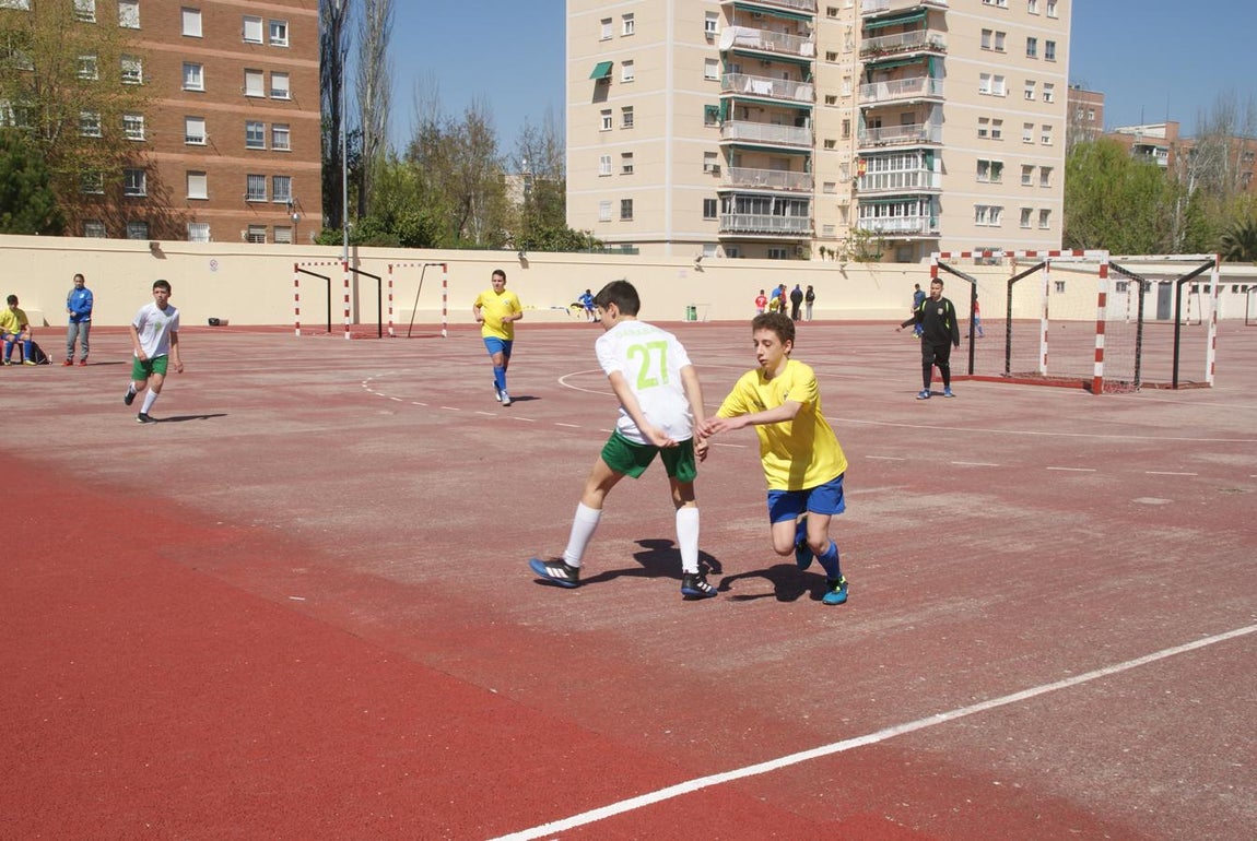 Las mejores imágenes del partido entre Institución La Salle y Jesús Maestro &quot;B&quot;