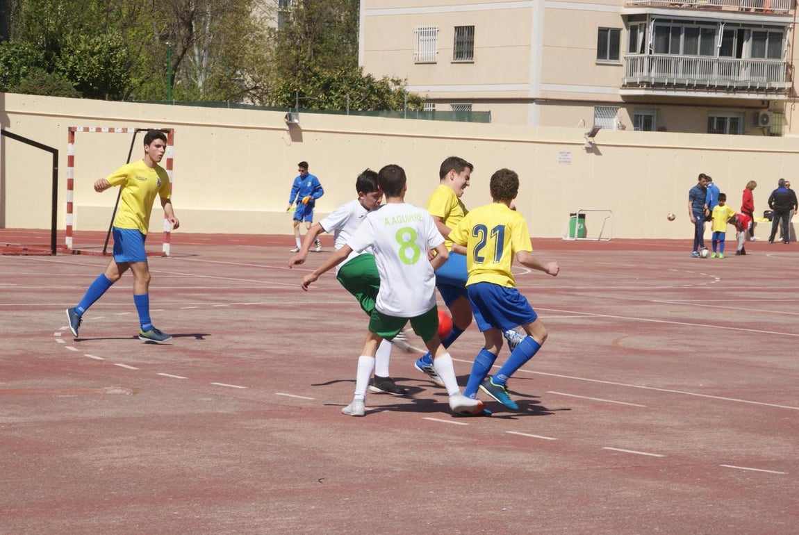 Las mejores imágenes del partido entre Institución La Salle y Jesús Maestro &quot;B&quot;