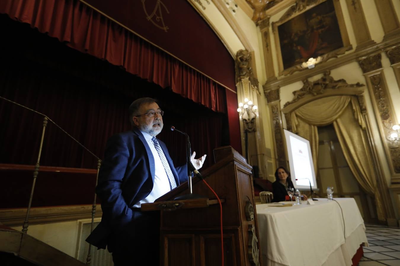 La conferencia de José Calvo Poyato en el foro «El Templo de Córdoba», en imágenes