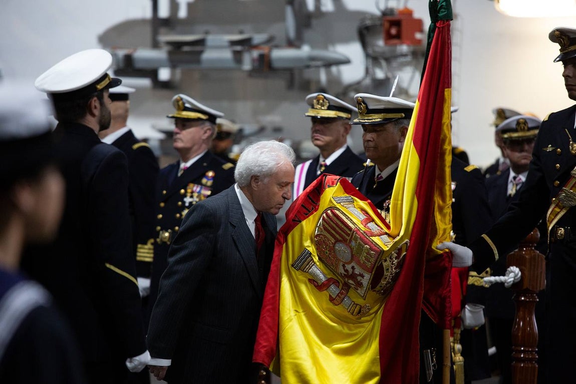 Jura de Bandera de personal civil a bordo del buque «Juan Carlos I» en Algeciras