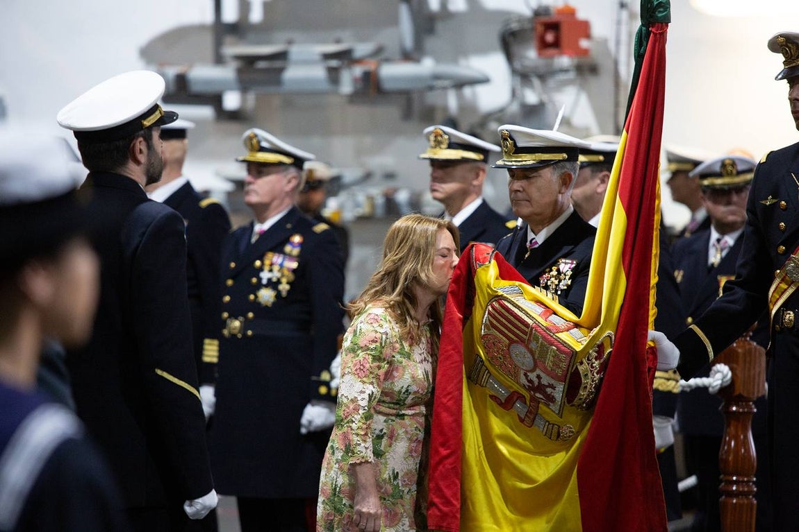 Jura de Bandera de personal civil a bordo del buque «Juan Carlos I» en Algeciras