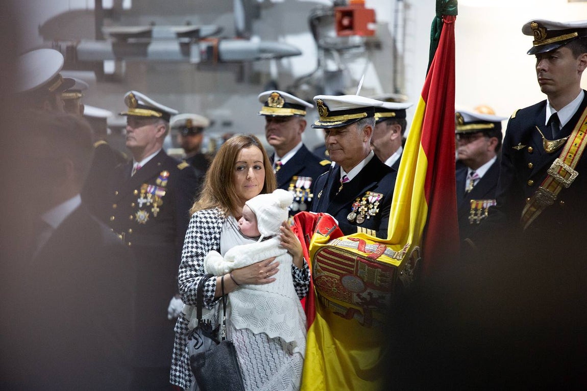 Jura de Bandera de personal civil a bordo del buque «Juan Carlos I» en Algeciras
