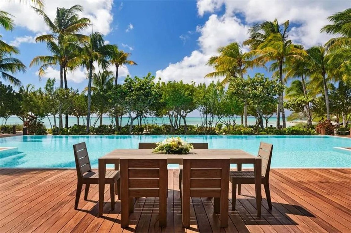 A su gusto. El actor se hizo con la finca en el año 2000 y la diseñó él mismo a su gusto. Hace apenas 4 años que la reformó por última vez