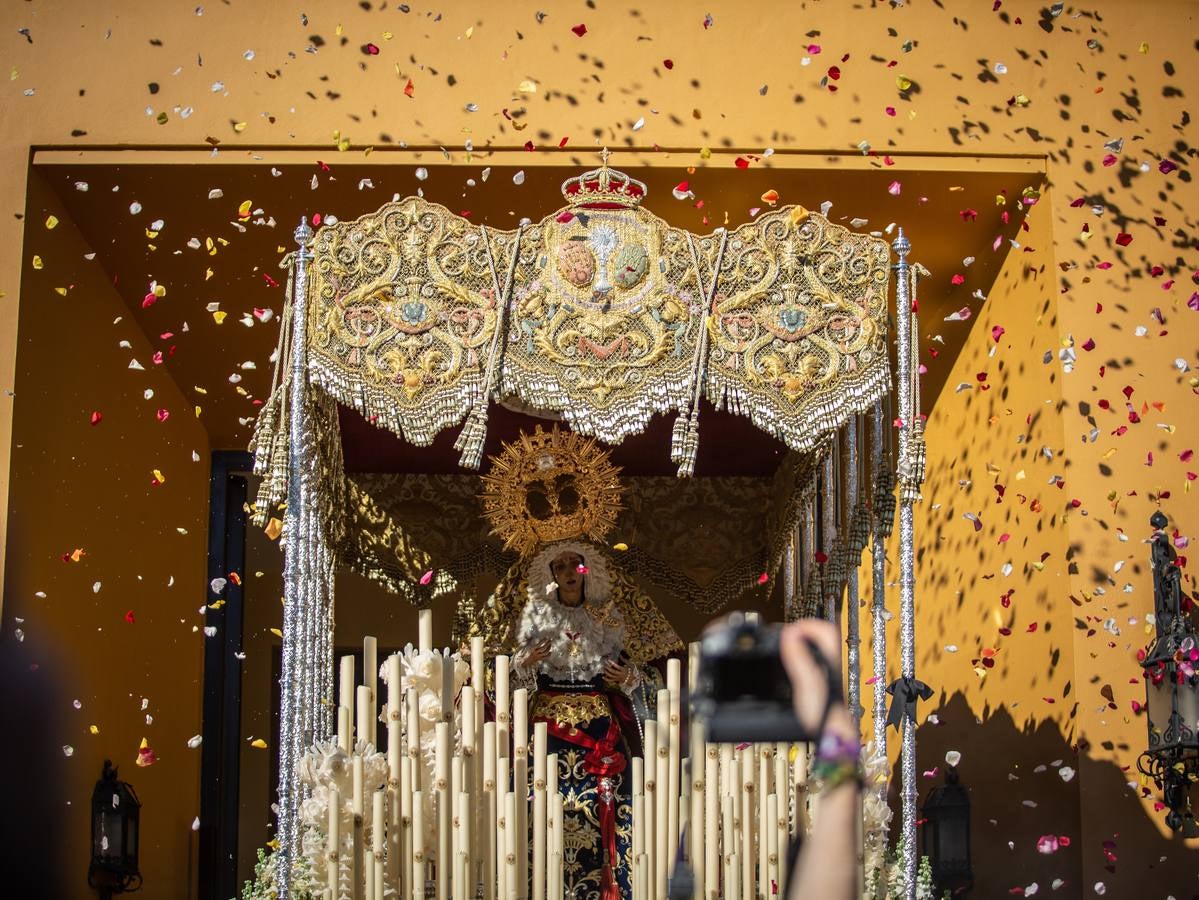 En imágenes: Pino Montano abre el Viernes de Dolores de Sevilla 2019