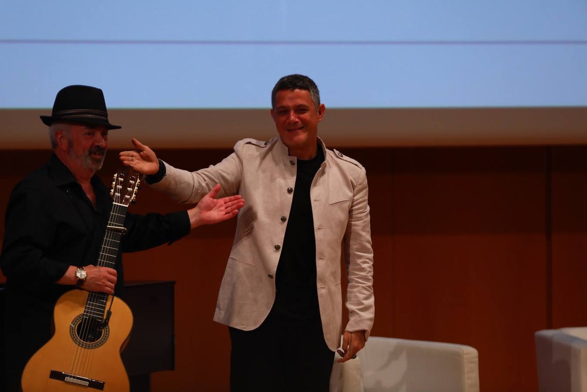 Alejandro Sanz ya es Hijo Adoptivo de Cádiz
