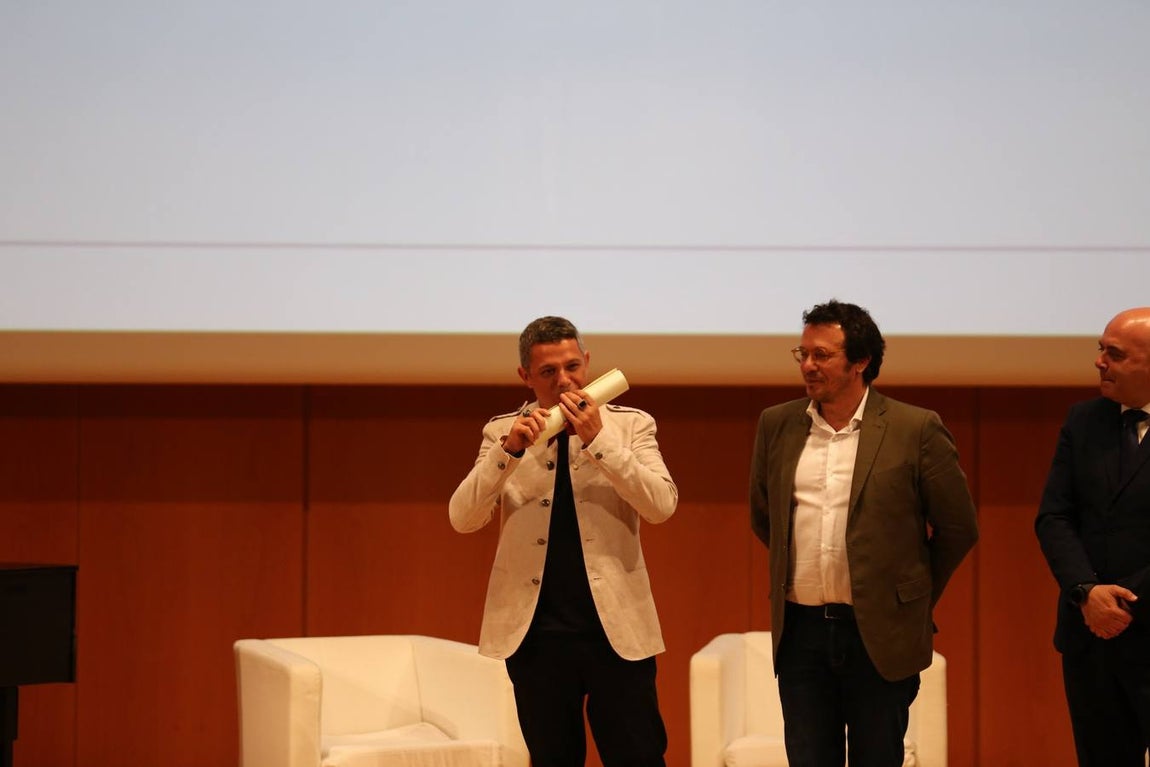 Alejandro Sanz ya es Hijo Adoptivo de Cádiz