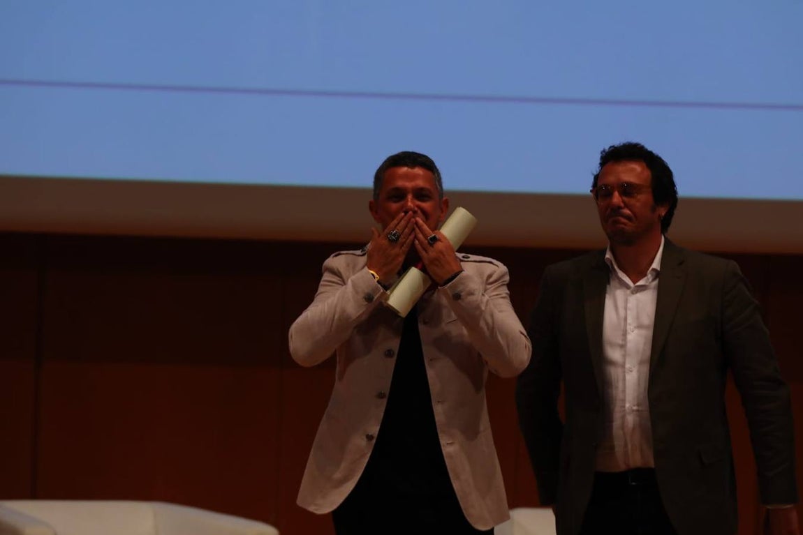 Alejandro Sanz ya es Hijo Adoptivo de Cádiz