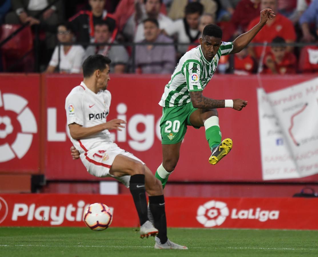 Crónica gráfica del derbi Sevilla-Betis en el Pizjuán