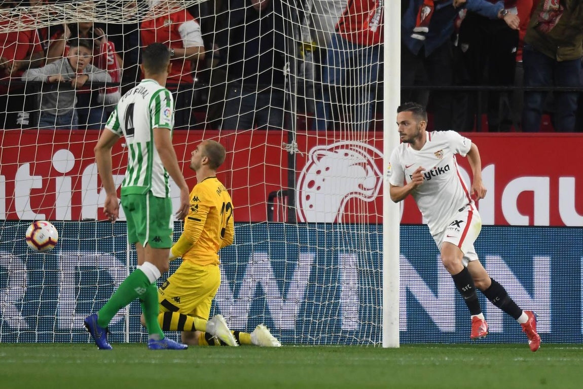 Crónica gráfica del derbi Sevilla-Betis en el Pizjuán