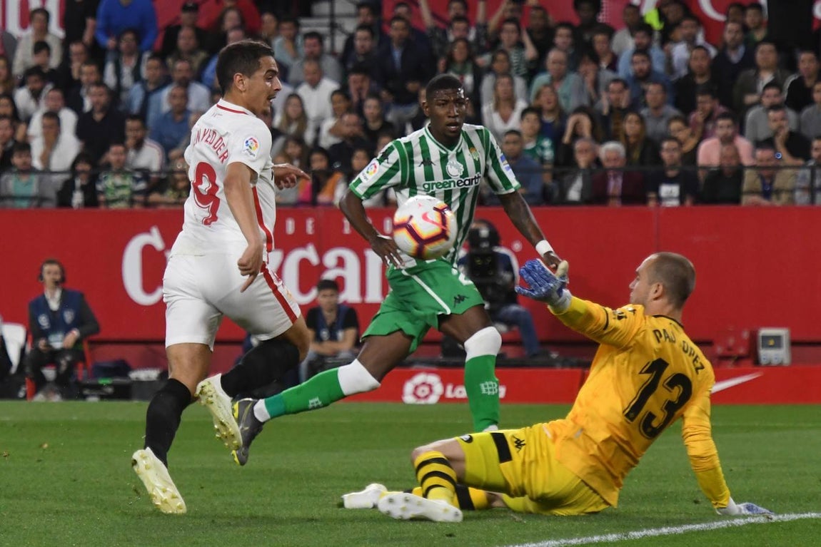 Crónica gráfica del derbi Sevilla-Betis en el Pizjuán