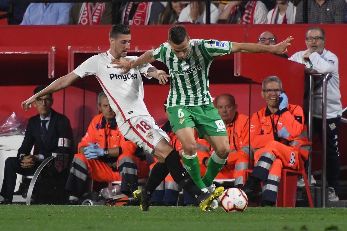 Crónica gráfica del derbi Sevilla-Betis en el Pizjuán