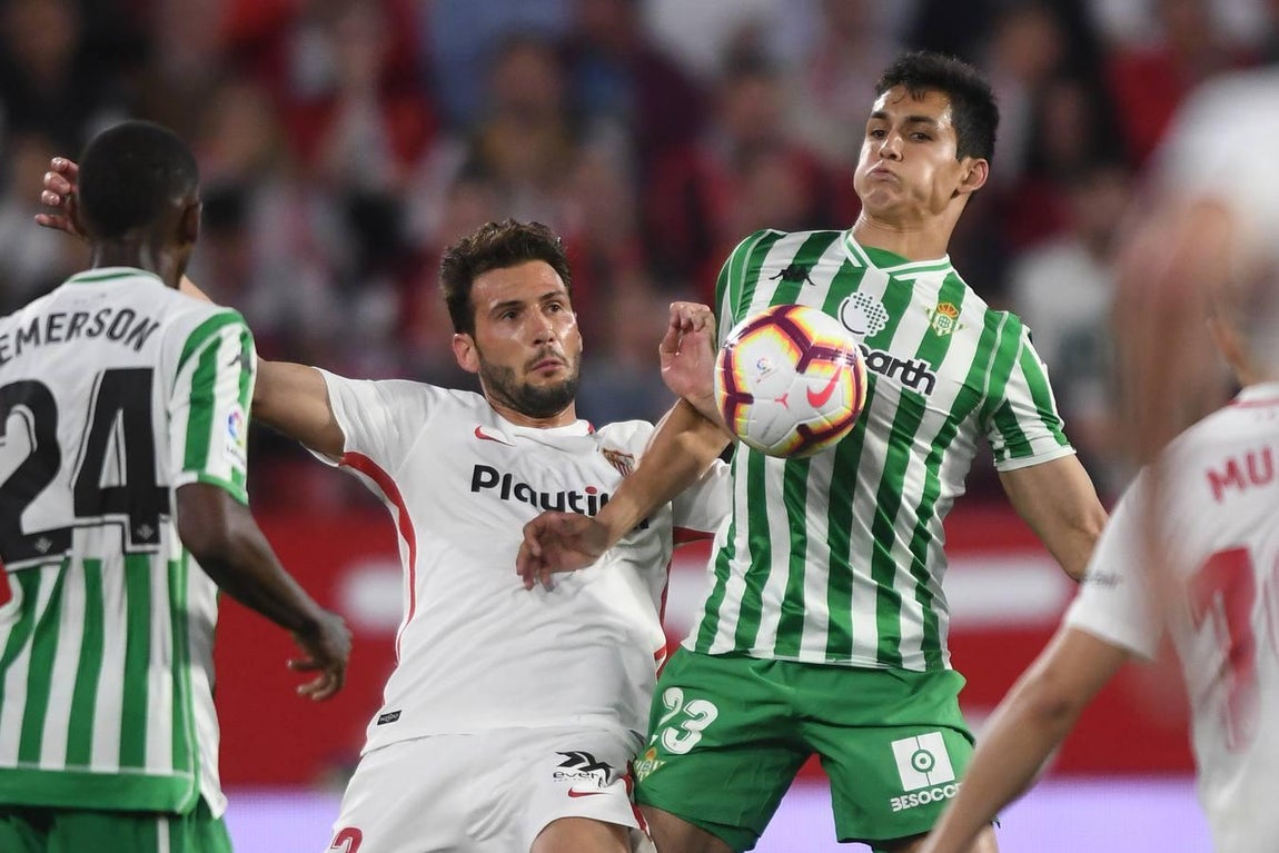 Crónica gráfica del derbi Sevilla-Betis en el Pizjuán