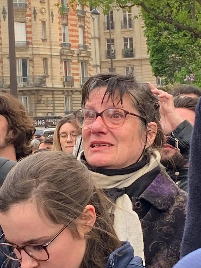 El devastador incendio que consume la catedral de Notre Dame de París, en imágenes