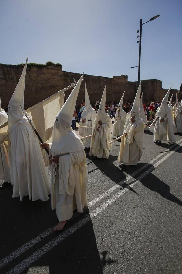 La procesión de la Hermanda de la Merced de Córdoba, en imágenes