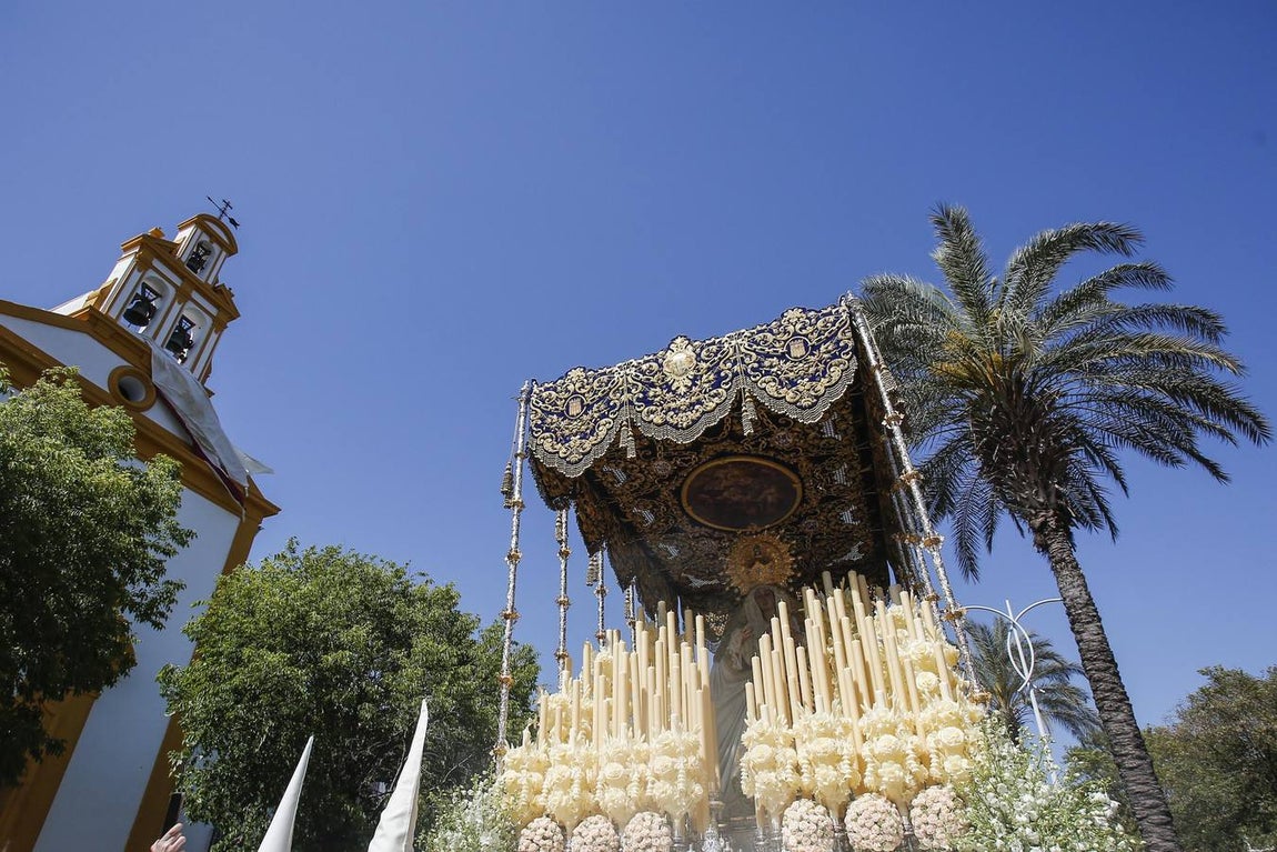 La procesión de la Hermanda de la Merced de Córdoba, en imágenes