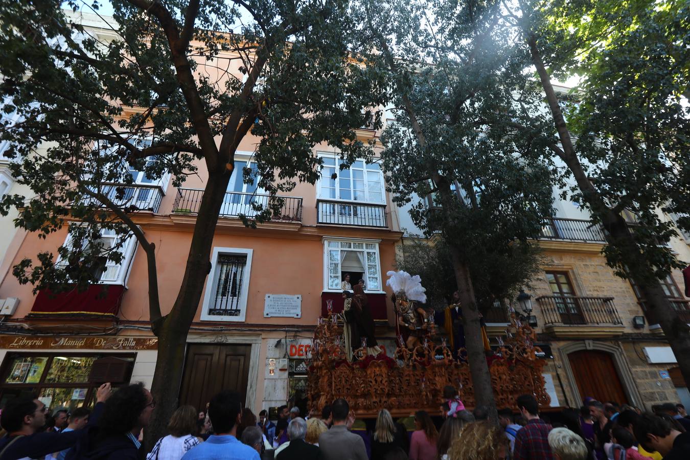 Las mejores fotografías del Prendimiento este Lunes Santo en Cádiz