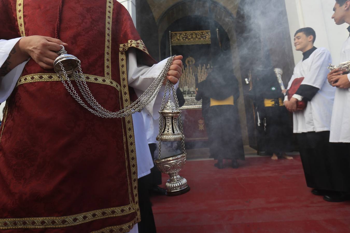 FOTOS: Sanidad brilla con su esplendor en el Martes Santo de Cádiz