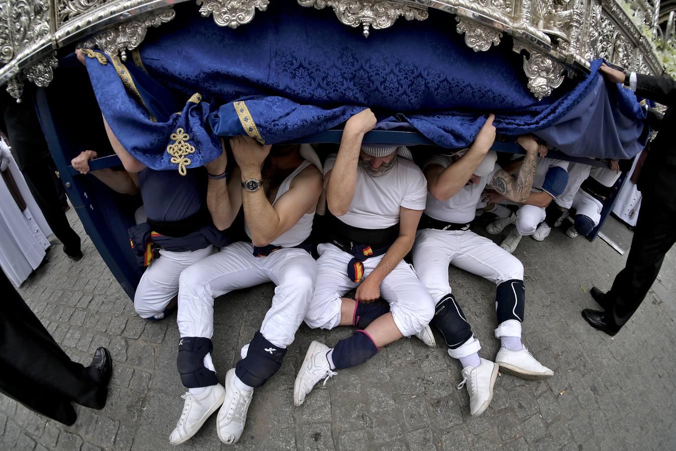 Salida de El Carmen Doloroso este Miércoles Santo, en imágenes