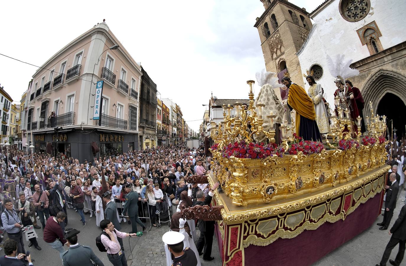 Salida de El Carmen Doloroso este Miércoles Santo, en imágenes