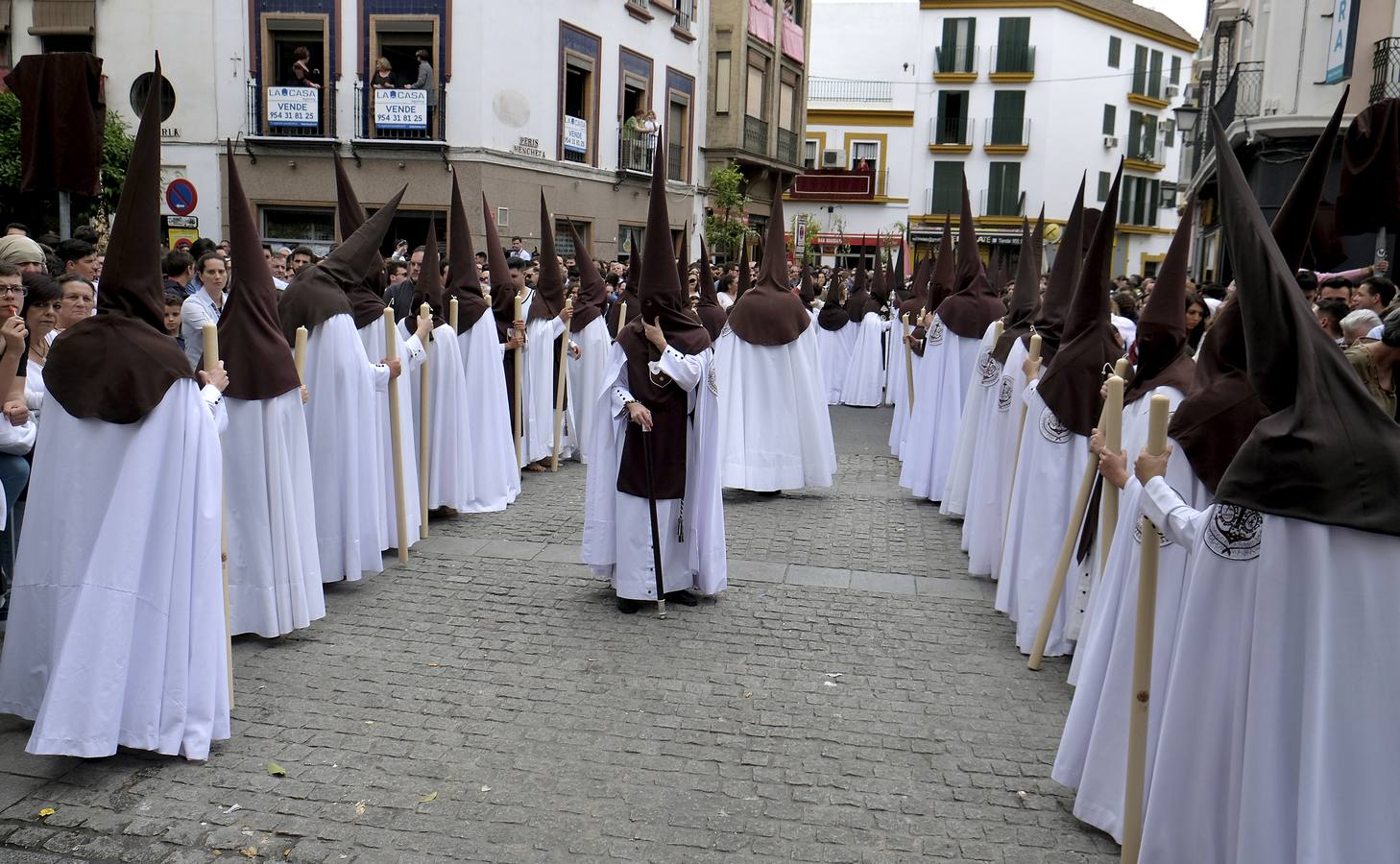 Salida de El Carmen Doloroso este Miércoles Santo, en imágenes