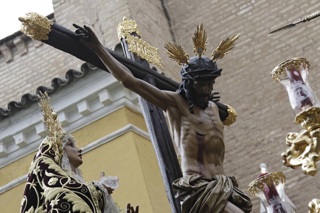 En imágenes, la estación de penitencia de La Lanzada