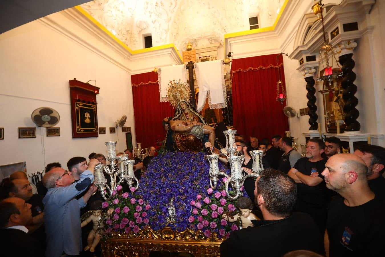 FOTOS: La última hermandad del Miércoles Santo, Caminito, también decidió no salir a la calle