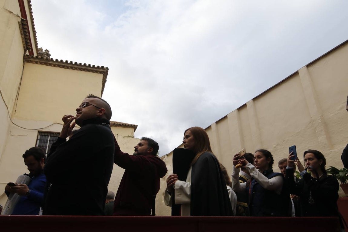La tarde de la Hermandad de Gracia de Córdoba, en imágenes