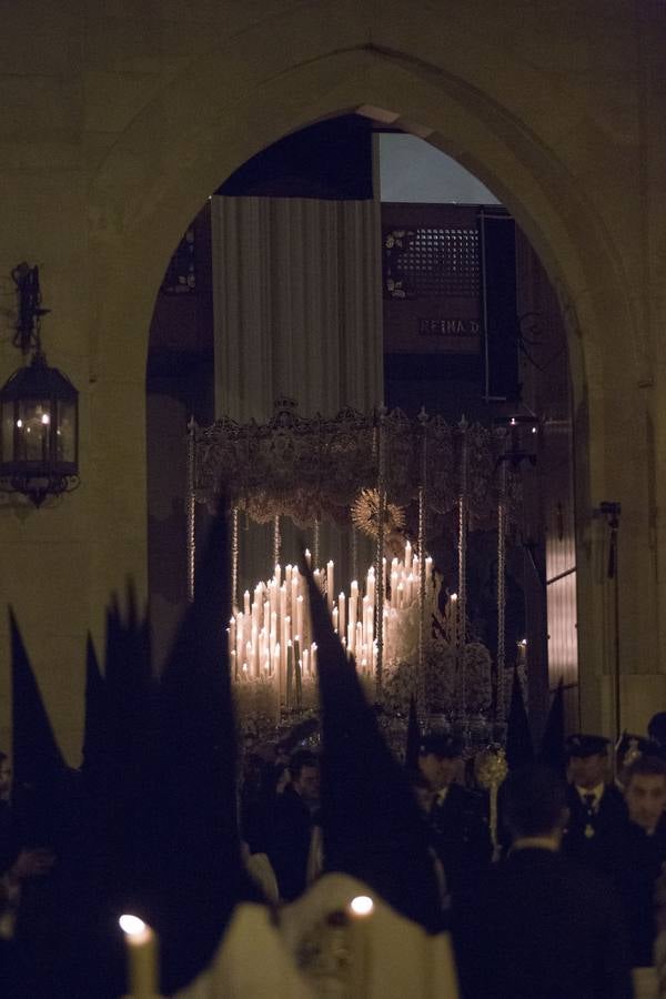 Así fue la salida de Los Gitanos en la Madrugada