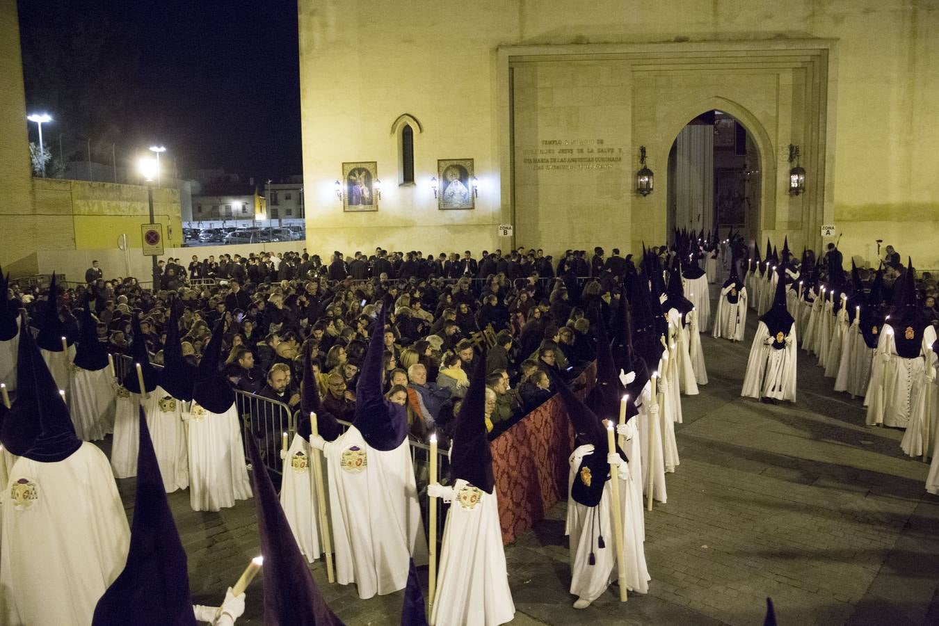 Así fue la salida de Los Gitanos en la Madrugada