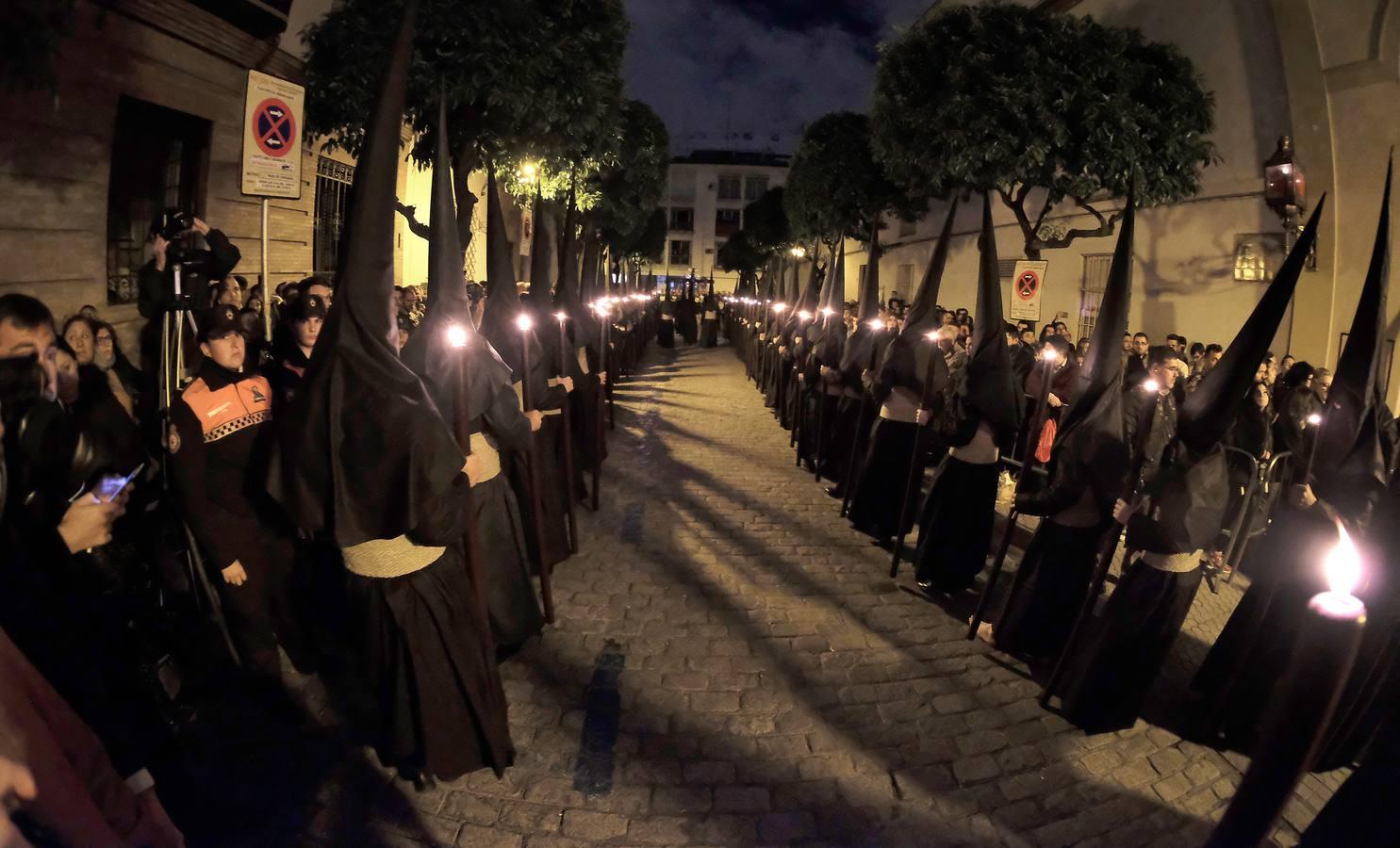 Recogimiento en la salida de El Silencio en la Madrugada