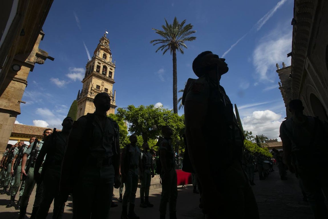 El vía crucis de la Caridad de Córdoba, en imágenes