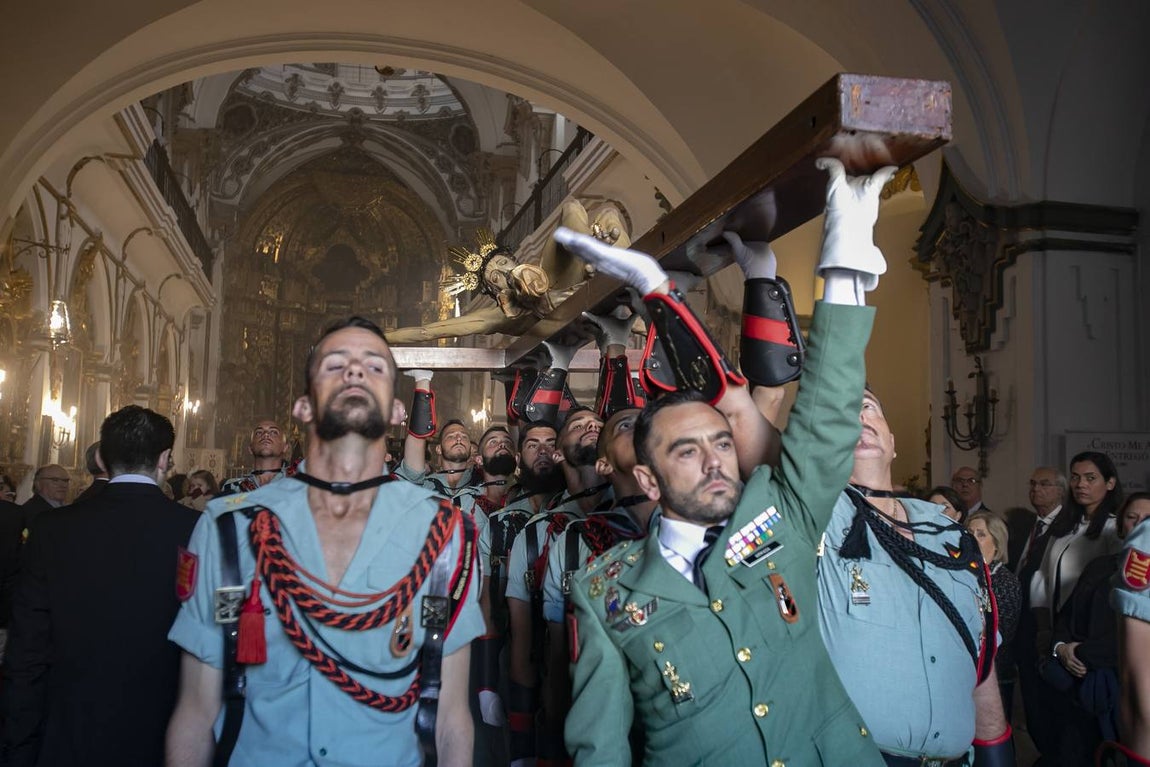 El vía crucis de la Caridad de Córdoba, en imágenes