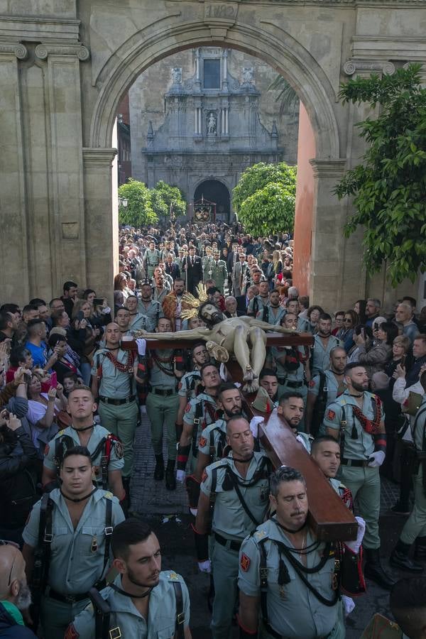 El vía crucis de la Caridad de Córdoba, en imágenes