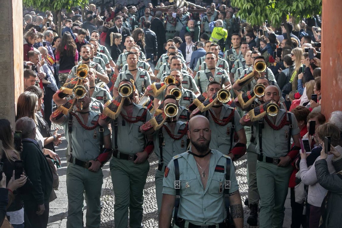 El vía crucis de la Caridad de Córdoba, en imágenes