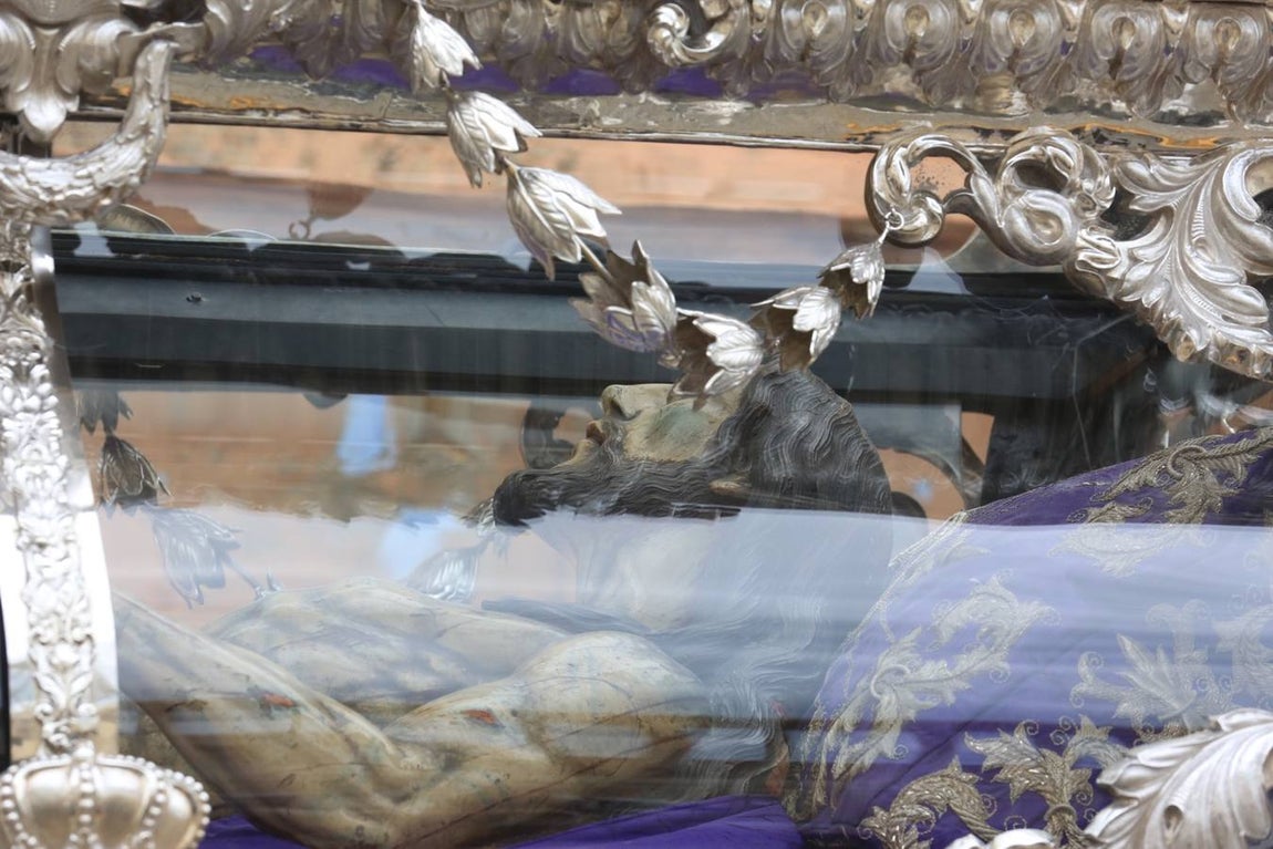 FOTOS: Santo Entierro en la Semana Santa de Cádiz 2019