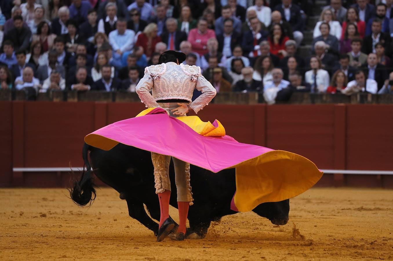 José María Manzanares corta una oreja en la Corrida de Resurrección